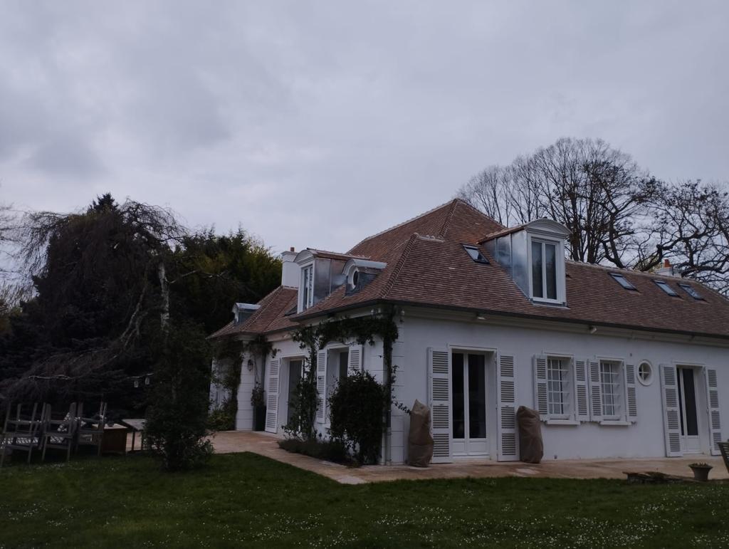 Couvreur expérimenté à Maurepas pour vous venir en aide